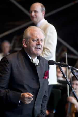 sir thomas allen 2 sm.jpg